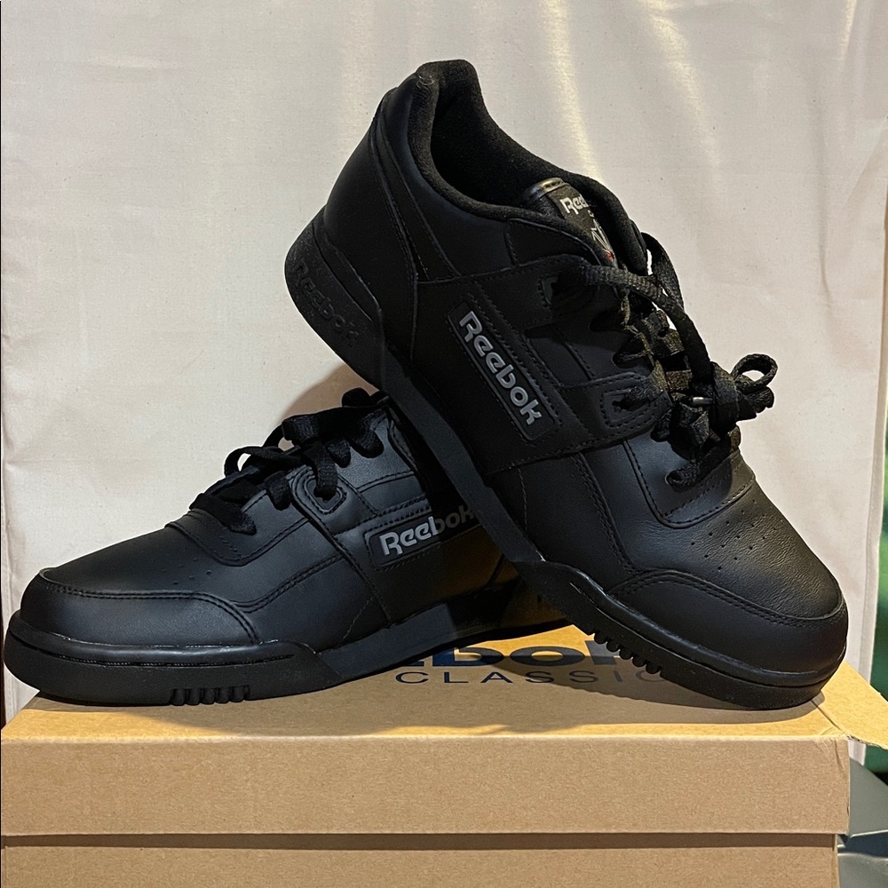 REEBOK CLASSIC LEATHER SNEAKERS